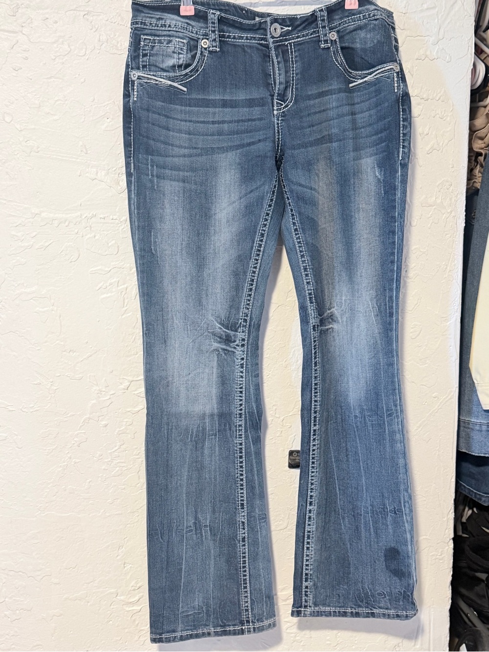 Charme - Women’s Bootcut Jeans in Medium Blue Wash